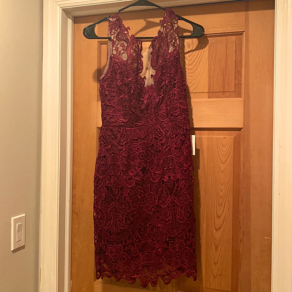 Lulu’s  Women’s Last Dance Burgundy Lace Bodycon Dress